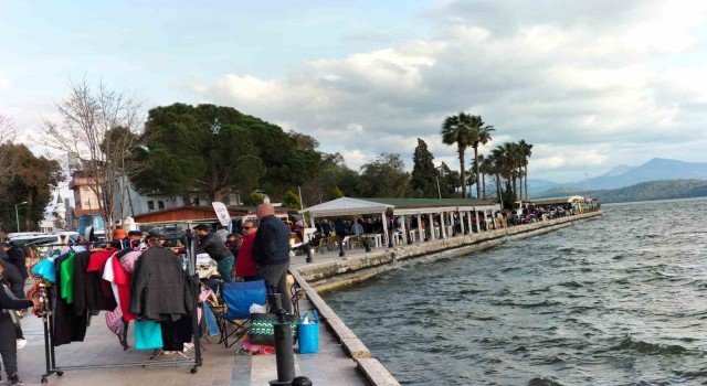 Köyceğizde ikinci el pazarı kuruldu