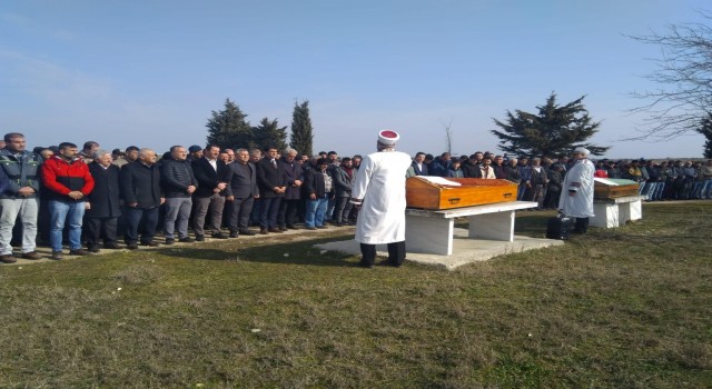 Kumderede silahlı saldırıya uğrayan muhtar ve akrabası toprağa verildi
