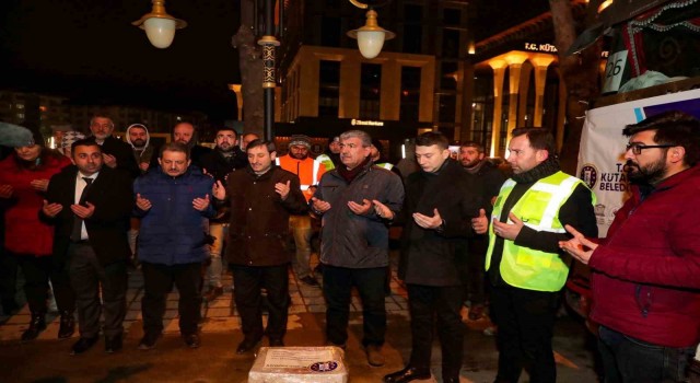 Kütahya Belediyesi seferber oldu, 26. yardım tırı dualarla uğurlandı
