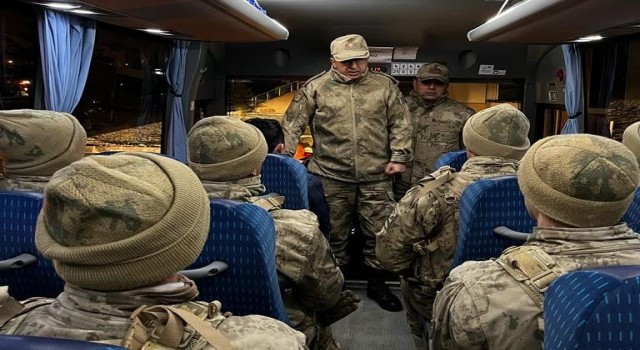 Kütahya İl Jandarma Komutanlığı 84 personel ile deprem bölgesinde