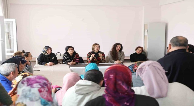 Kütahyada misafir edilen depremzedelerle bir araya geldi