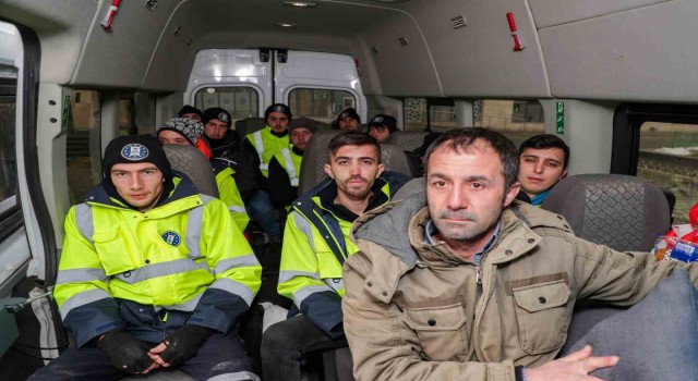 Kütahyadan deprem bölgesine 11 kişiden oluşan temizlik ekibi