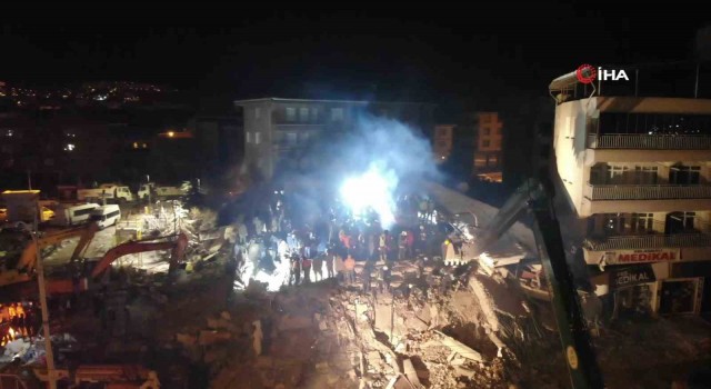 Malatyada depremin 3. gününde gece çalışmaları havadan görüntülendi