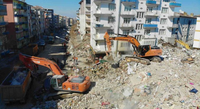 Malatyada enkaz kaldırma çalışmaları havadan görüntülendi