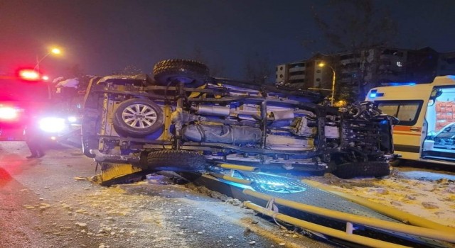 Malatyada feci kaza: 1i ağır 2 yaralı