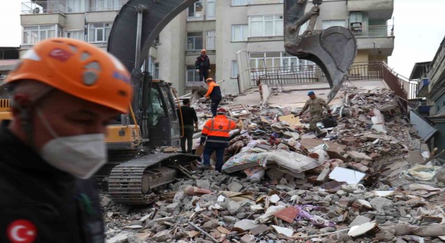 Malatyada iki noktada arama kurtarma çalışması devam ediyor