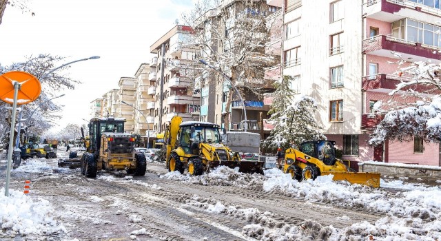 Malatyada kardan kapanan yollar yeniden ulaşıma açılıyor