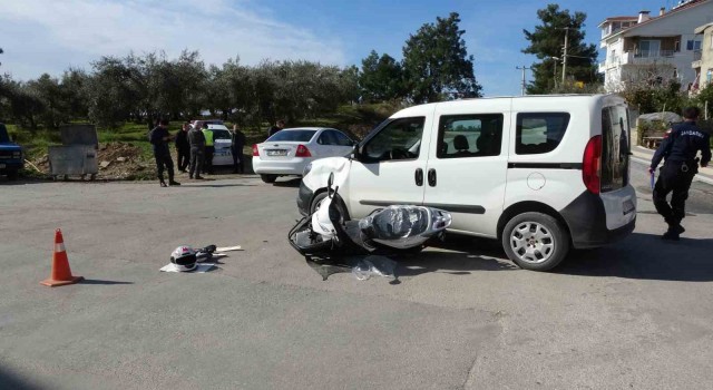 Manavgatta hafif ticari araç ile motosiklet çarpıştı: 1 yaralı
