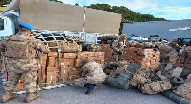 Manisadan 54 jandarma deprem bölgesine sevk edildi