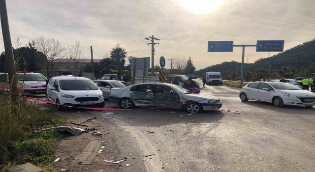 Marmariste zincirleme trafik kazası: 1 ölü, 2 yaralı