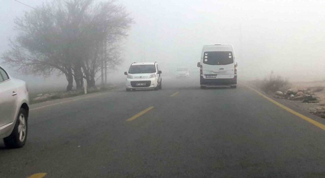 Menteşede sisli hava sürücüleri olumsuz etkiledi