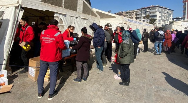 Merkezefendi Belediyesi Hataylı depremzedelerin yaralarını sarıyor