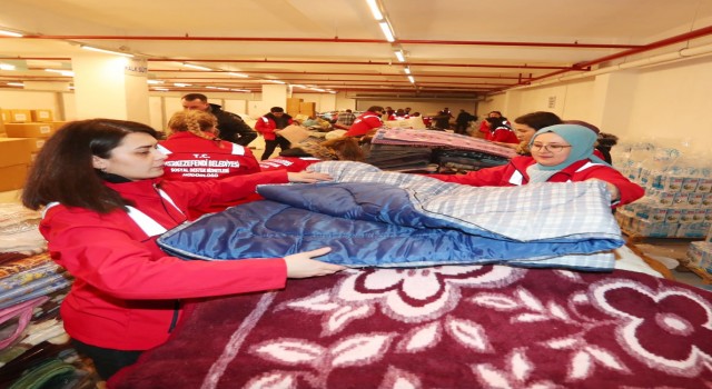 Merkezefendinin ilk yardım konvoyu afetzedeler için yola çıktı