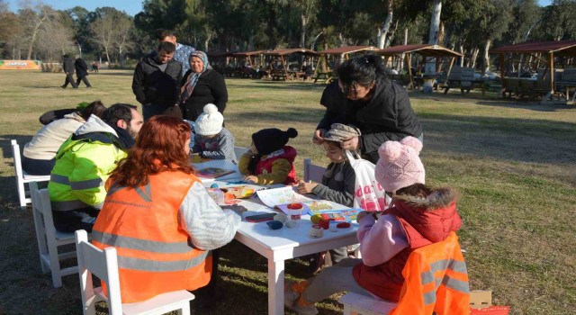 Mersin Büyükşehir Belediyesi, Tarsusun 2 ayrı noktasında depremzedeleri ağırlıyor