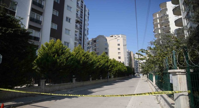 Mersinde depremden etkilenen 3 bina boşaltıldı
