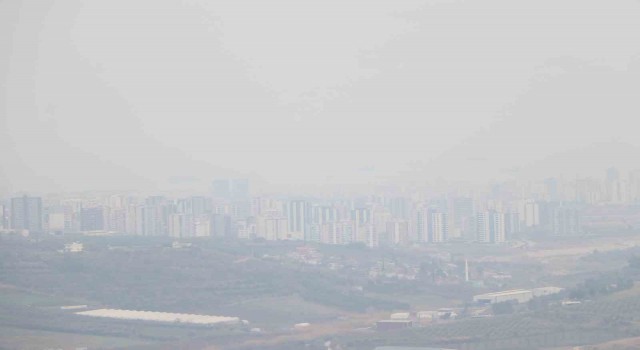 Mersinliler neredeyse her gün kirli hava soluyor