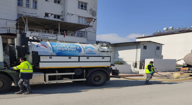 MESKİ, Adıyamanda depremden zarar gören içmesuyu hatlarını onarıyor