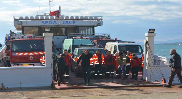 Midilli Adasından Ayvalıka gelen Yunan arama kurtarma timleri Kahramanmaraşa gitti