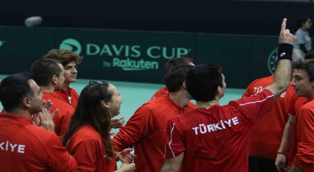 Milli Takım Davis Cupta ilk güne iki galibiyetle başladı