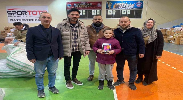 Minik yardımseverin tableti hayırsever iş adamından