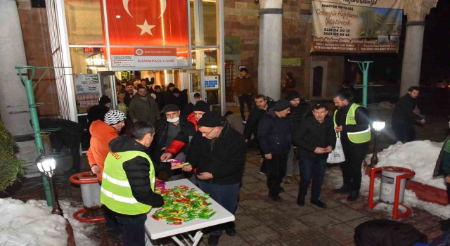 Miraç Kandilinde Bozüyük Belediyesinden şeker ikramı