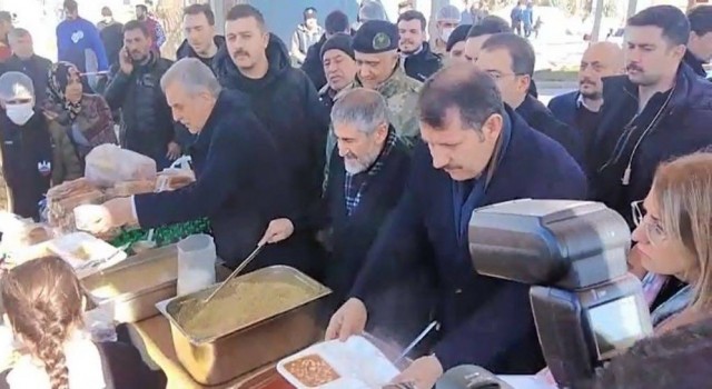 MSB: “11inci Komando Tugayımız aralıksız sıcak yemek dağıtmayı sürdürüyor”