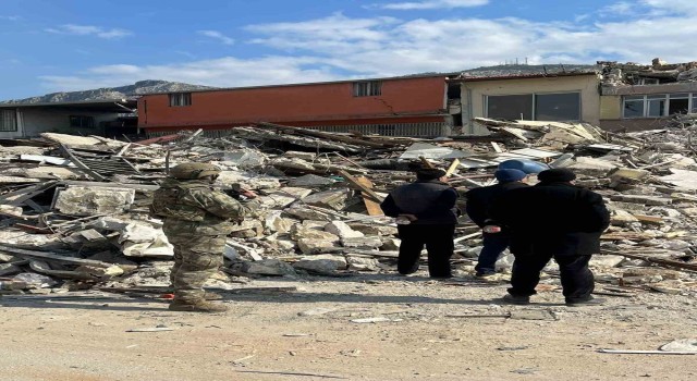 MSB: “1inci Komando Tugayımız, Antakyada arama kurtarma çalışmalarında asayişi sağlıyor”