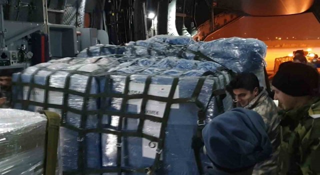 MSB: Depremlerin etkilediği illere 519 sortiyle kurtarma ekibi ve yardım malzemesi taşındı