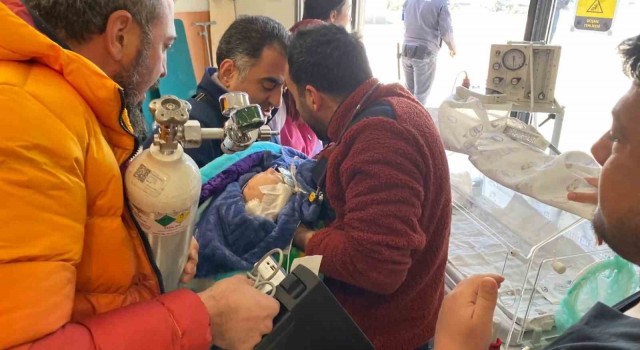 MSB: “Enkazdan çıkarılan 40 günlük yavrumuzu helikopterle Adana Şehir Hastanesine naklettik”