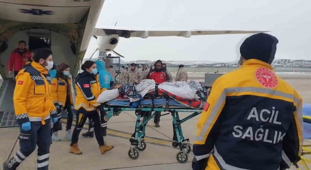 MSB: “Hava Kuvvetlerimizin uçakları, deprem bölgesinden Ankaraya yaralı vatandaşlarımızın ulaştırılmasını sağladı”