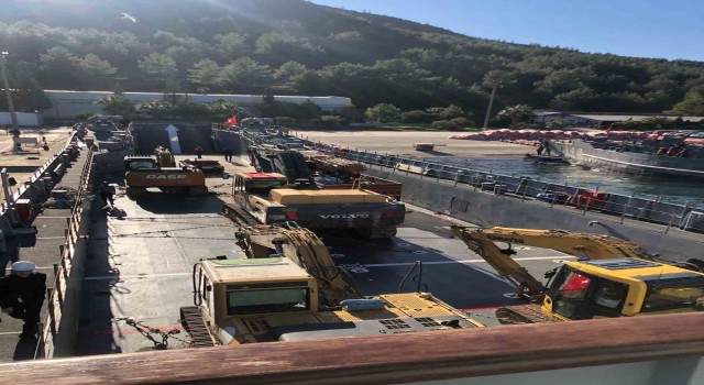 MSB: “İş makinelerini deprem bölgesine ulaştırmaya devam ediyoruz”