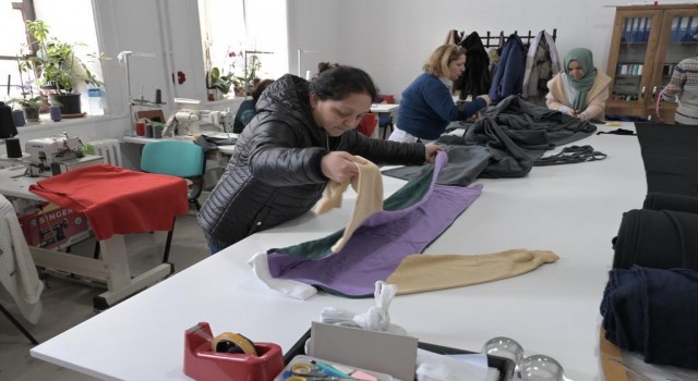 Muğlada kadınlar depremin yaralarını sarmak için el ele verdi