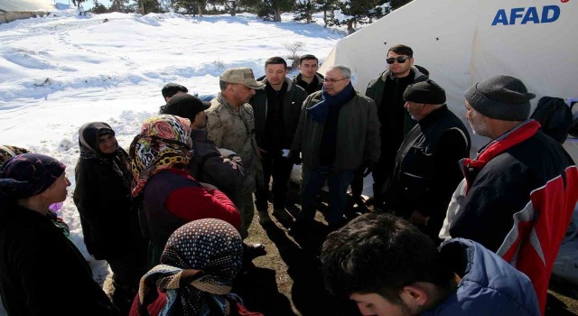Muş ekibi Nurhak ilçesinde çadırkent kurdu
