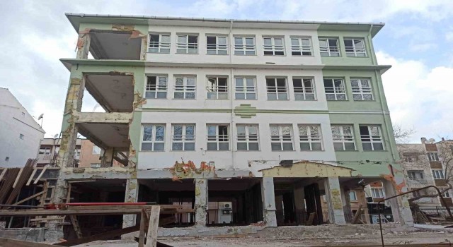 Mustafakemalpaşadaki okullarda deprem seferberliği