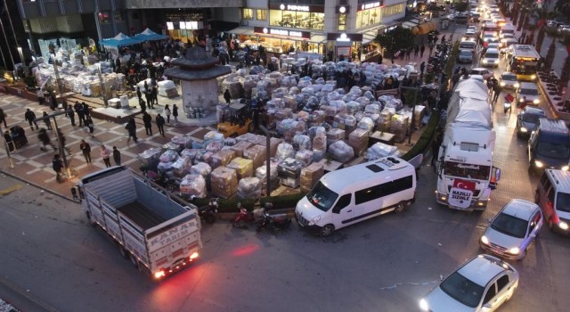 Nazilliden yola çıkan ilk yardım tırı Kahramanmaraşa ulaştı