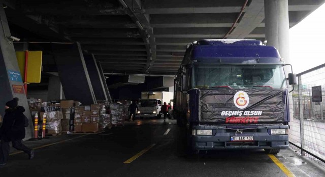 Nef Stadyumunda depremzedelere yardım çalışmaları devam ediyor