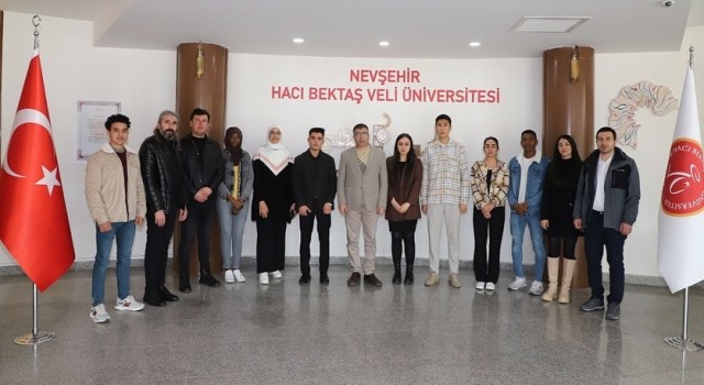 NEVÜlü yabancı uyruklu öğrencilerden Rektör Aktekine taziye ziyareti