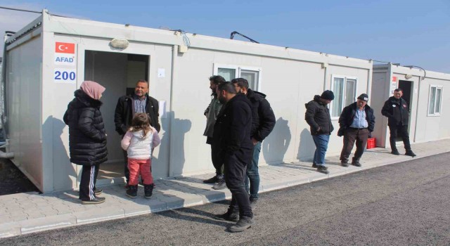 Nurdağında depremzedeler konteynerlere yerleşmeye başladı