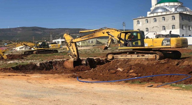 Nurdağında kalıcı konutlar için ilk kazma vuruldu