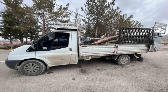 Odun ve hurda çalan 2 şüpheli suçüstü yakalandı