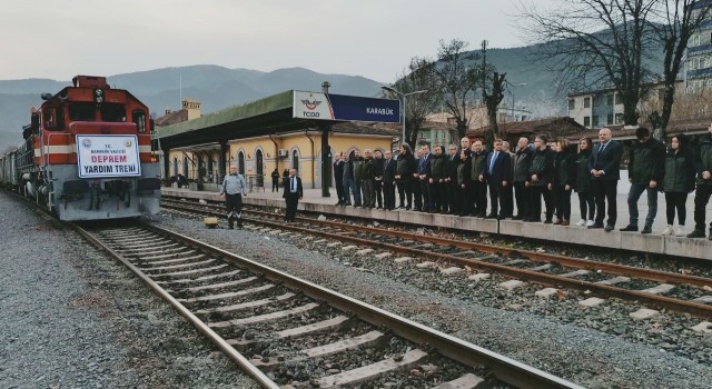 Odun yüklü 20 vagon deprem bölgesine gitmek üzere yola çıktı
