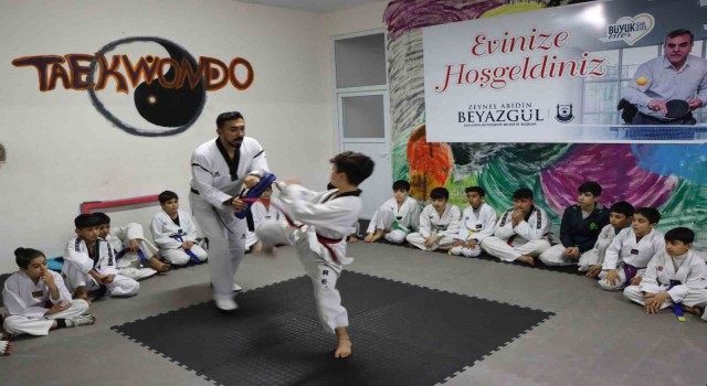 Öğrenciler ara tatilde spor yapma imkanı buldu