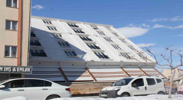 Onlarca ev ve iş yerinin yıkıldığı Gölbaşı ilçesini İHA görüntüledi