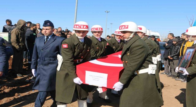 Onlarca mezar açıldı, aynı aileler ve komşuları yan yana defin edildi