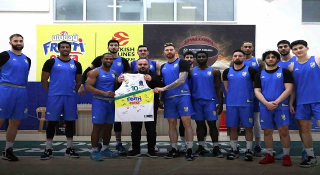 Onuralp Bitimin forması 50 bin TLye satıldı