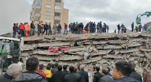 Osmaniye'de Depremde Kaybettiklerimizin Tek Tek İsim Listesi