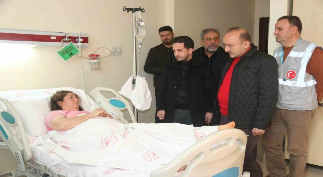 Öz Sağlık-İş Sendikasından yaralı depremzedelere moral desteği