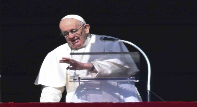 Papa Francis: Türkiye ve Suriyedeki depremzedelere dualarımızla ve desteğimizle yakın olmaya devam etmeliyiz