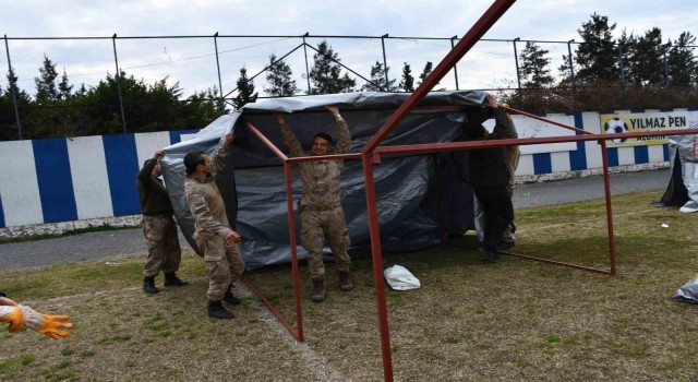 Payas ilçe stadyumuna afetzedeler için çadır kent kuruluyor
