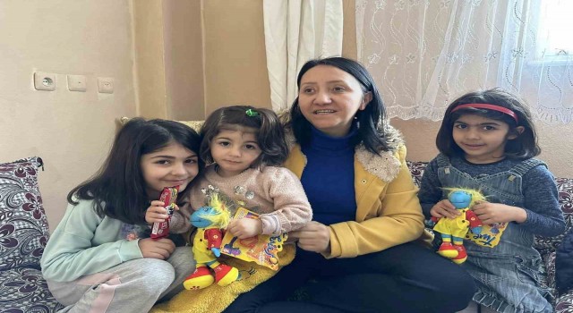 Pazaryerine yerleşen afetzedelerle bir araya geldi